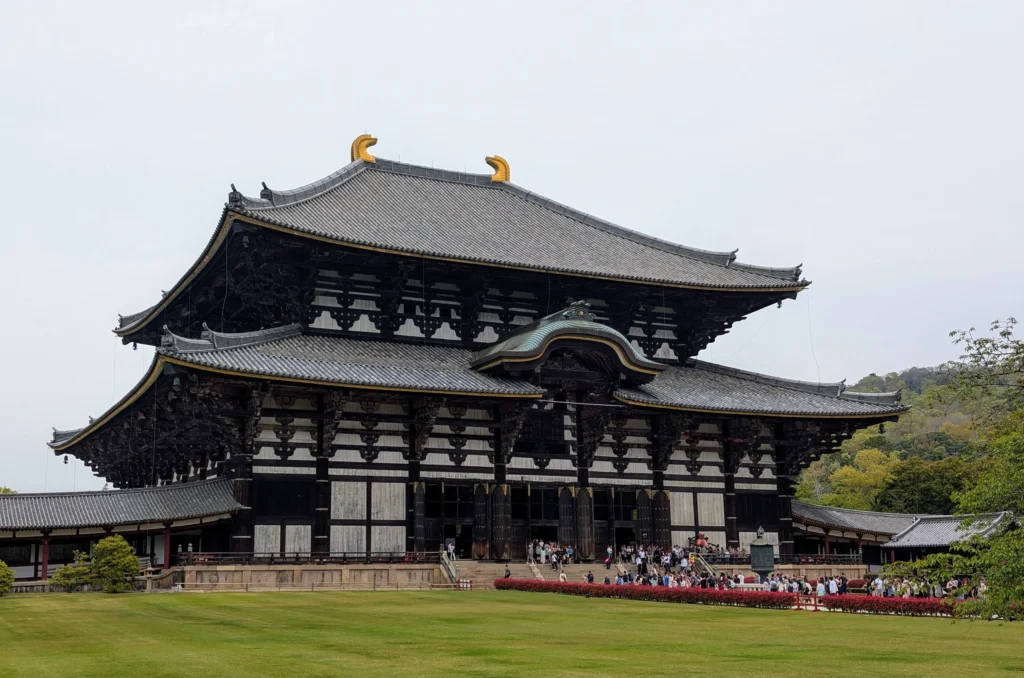 Große Buddha-Halle des Tōdai-ji Tempels in Nara